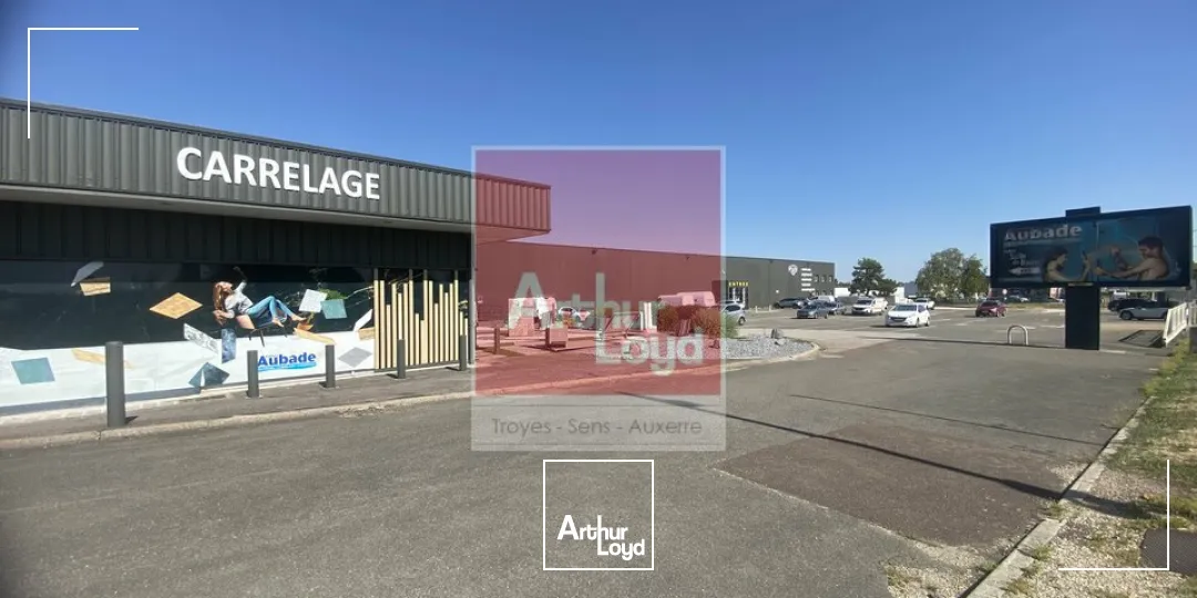 Locaux d'activité & Entrepôts - Location - LA CHAPELLE-SAINT-LUC - 10600 - 879-6704 - 7838026