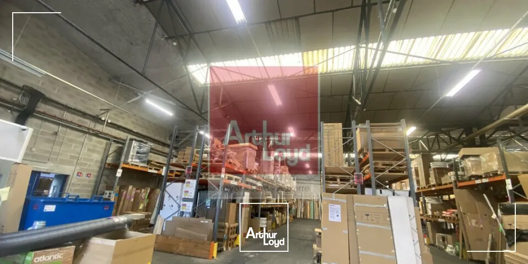 Locaux d'activité & Entrepôts - Vente - LA CHAPELLE-SAINT-LUC - 10600 - 879-6704 - 7838044