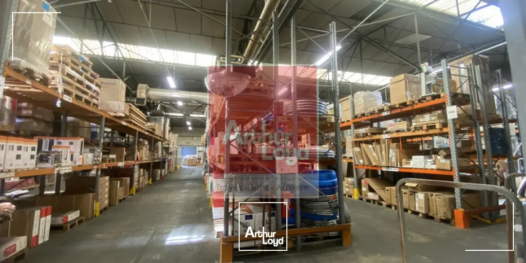 Locaux d'activité & Entrepôts - Vente - LA CHAPELLE-SAINT-LUC - 10600 - 879-6704 - 7838045