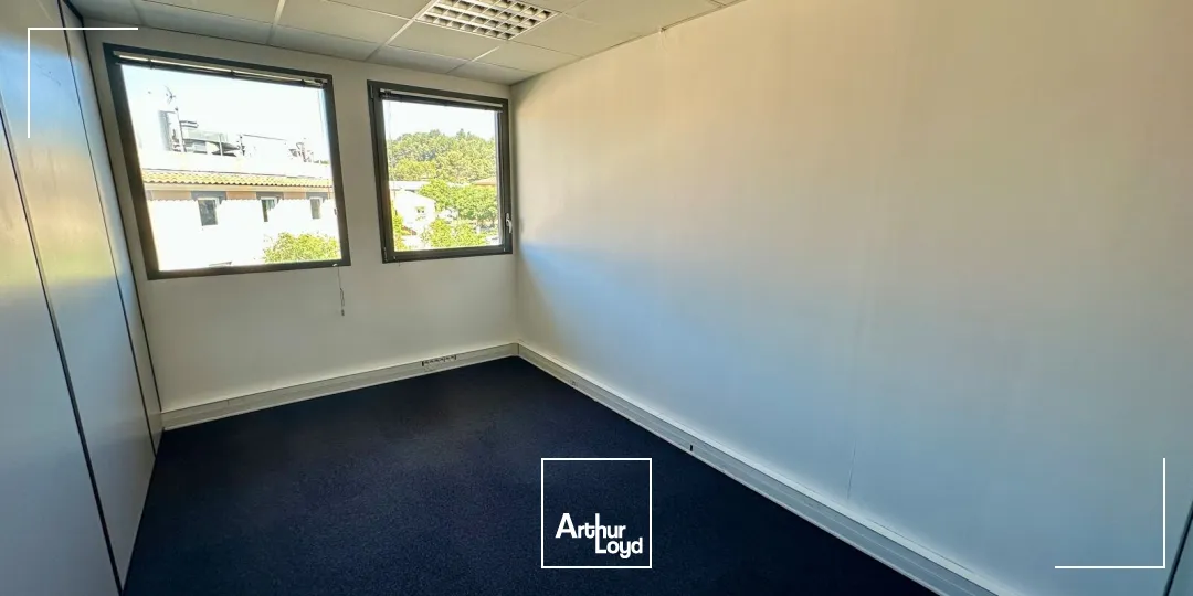 Bureaux - Location - LE THOLONET - 13100 - 68.35-68.35 - 7850023