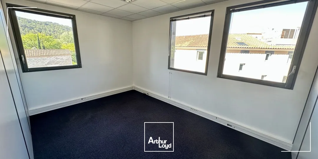 Bureaux - Location - LE THOLONET - 13100 - 68.35-68.35 - 7850021