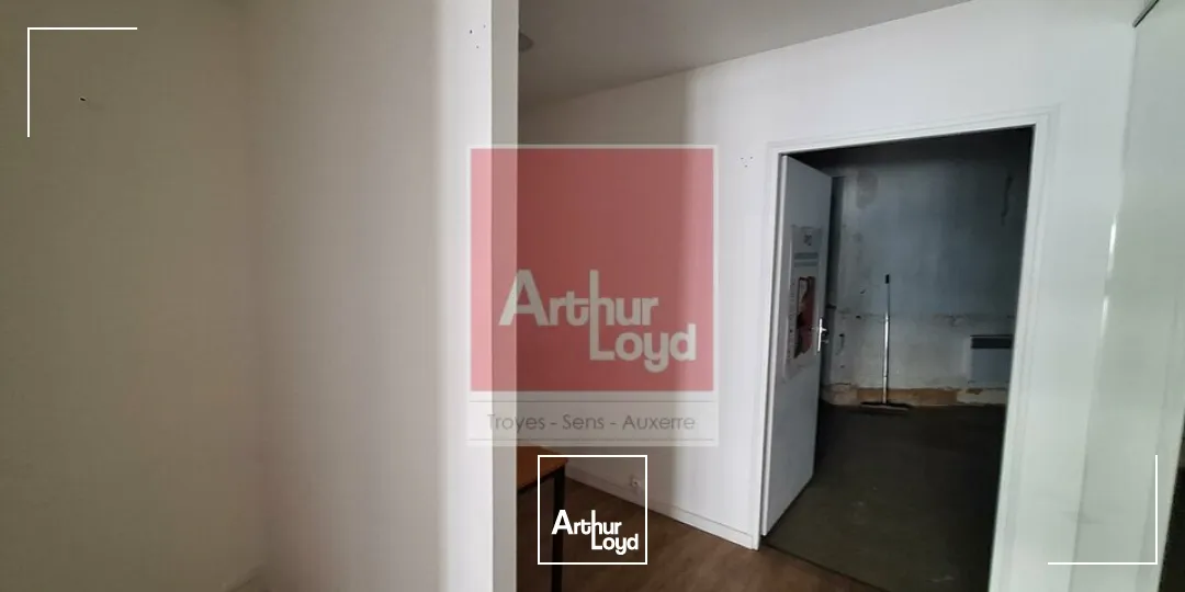 Locaux commerciaux - Location - AUXERRE - 89000 - 120-120 - 7857127