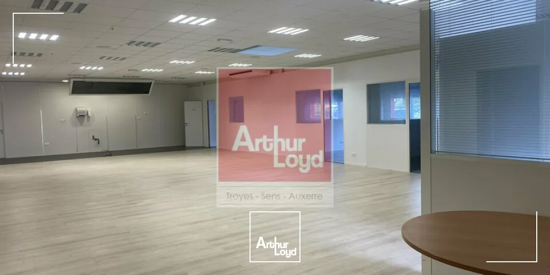 Locaux commerciaux - Location - LAVAU - 10150 - 550-550 - 7857923