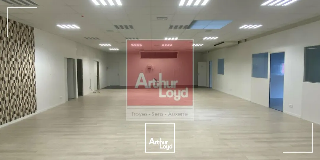 Locaux commerciaux - Location - LAVAU - 10150 - 550-550 - 7857925