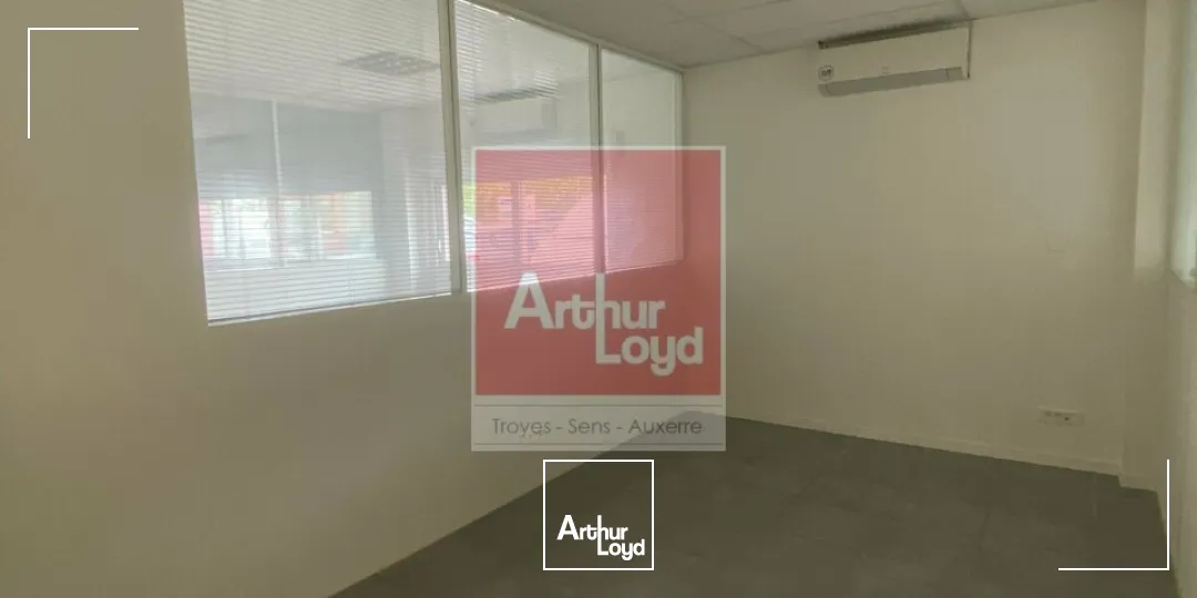 Locaux commerciaux - Location - LAVAU - 10150 - 550-550 - 7857927