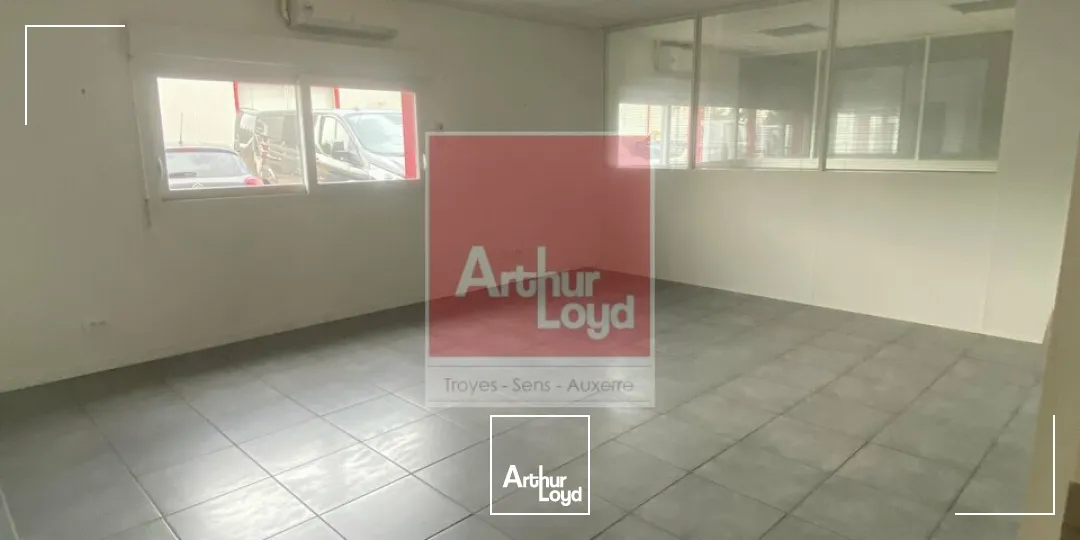 Locaux commerciaux - Location - LAVAU - 10150 - 550-550 - 7857929