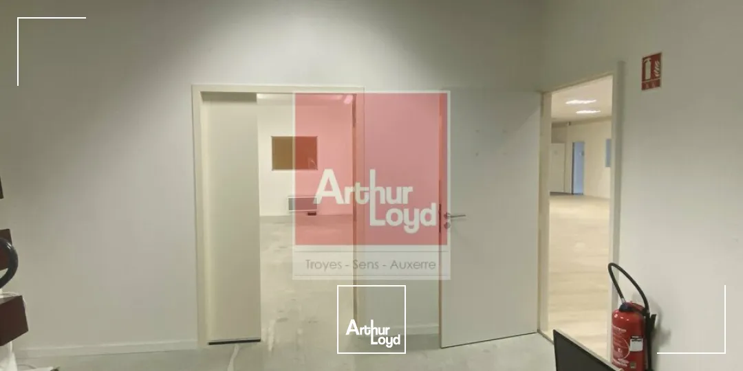 Locaux commerciaux - Location - LAVAU - 10150 - 550-550 - 7857931