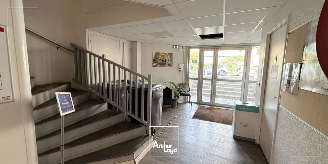 Bureaux - Location - VITROLLES - 13127 - 696.9-696.9 - 7857957