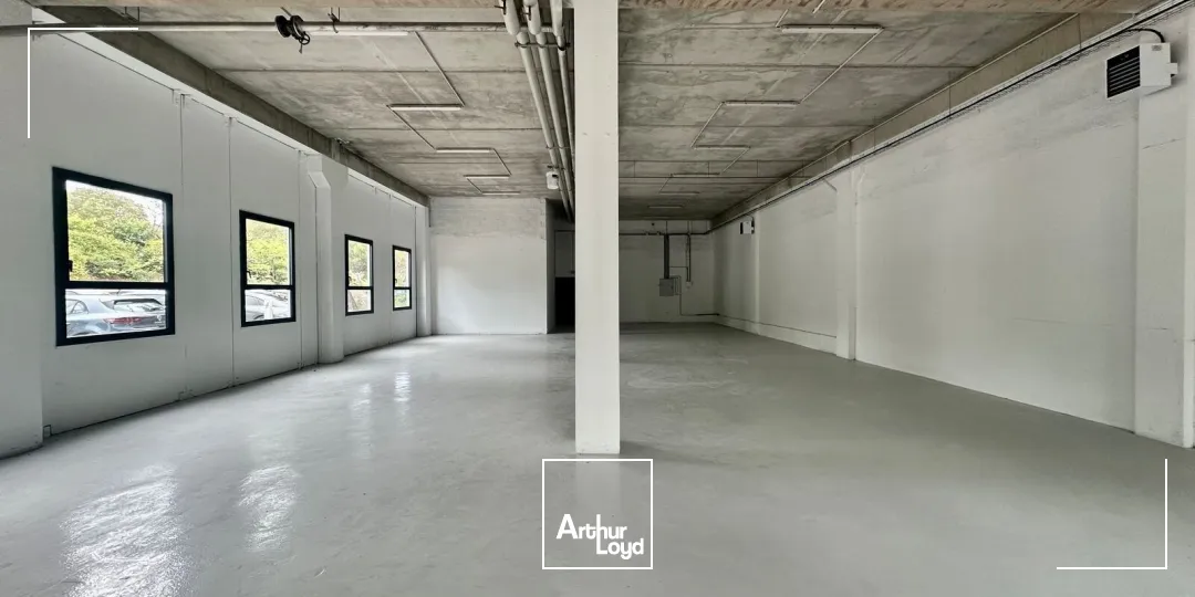 Locaux d'activité & Entrepôts - Location - VITROLLES - 13127 - 240-240 - 7857965