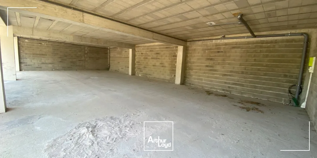 Locaux commerciaux - Location - SALON DE PROVENCE - 13300 - 138-138 - 7869693