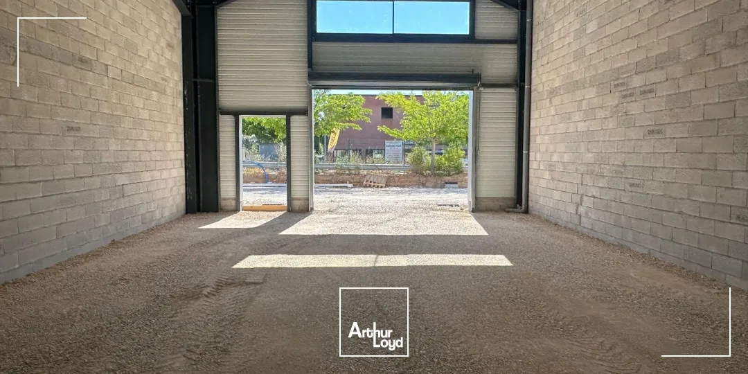 Locaux d'activité & Entrepôts - Location - EGUILLES - 13510 - 115-615 - 7869720