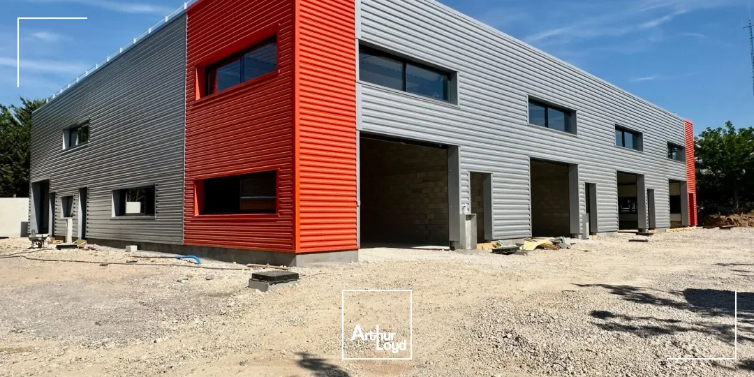Locaux d'activité & Entrepôts - Location - EGUILLES - 13510 - 115-615 - 7869713