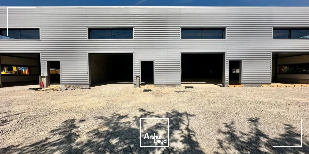 Locaux d'activité & Entrepôts - Location - EGUILLES - 13510 - 115-615 - 7869721