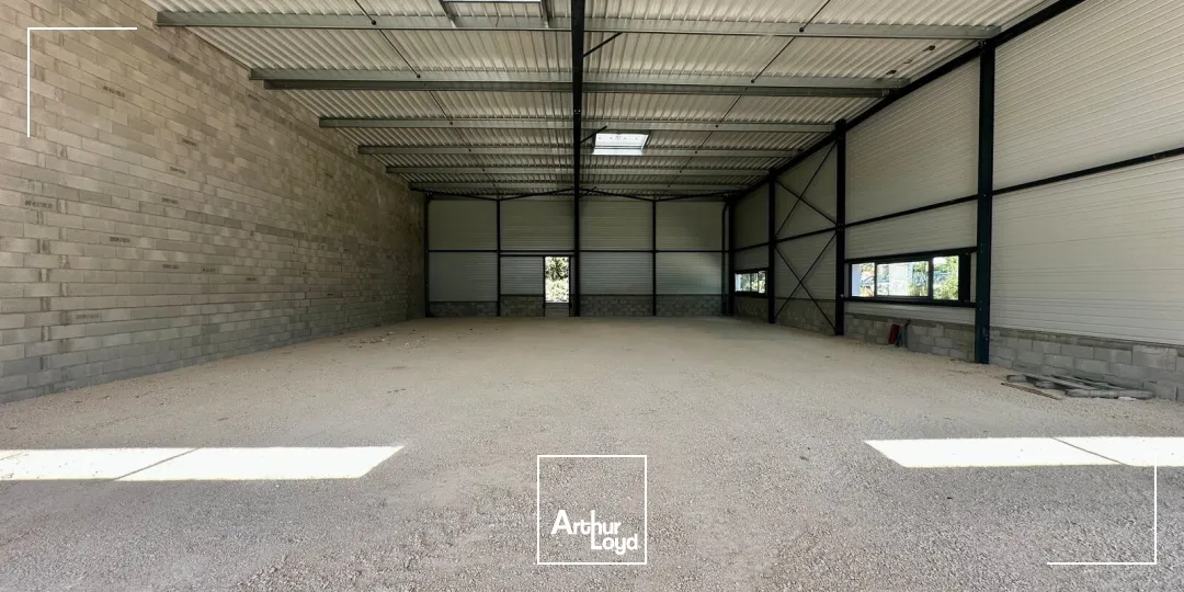 Locaux d'activité & Entrepôts - Location - EGUILLES - 13510 - 115-615 - 7869717