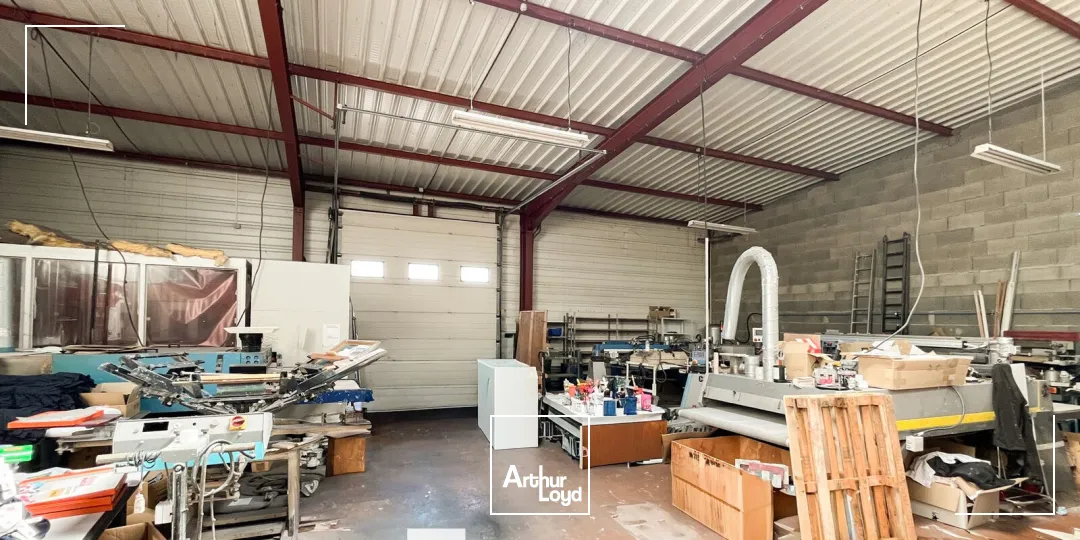 Locaux d'activité & Entrepôts - Vente - SAINT PRIEST - 69800 - 570-570 - 7876125