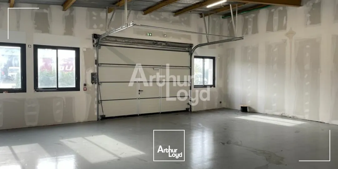 Locaux d'activité & Entrepôts - Location - SAINTE GEMMES SUR LOIRE - 49130 - 120-120 - 7876667