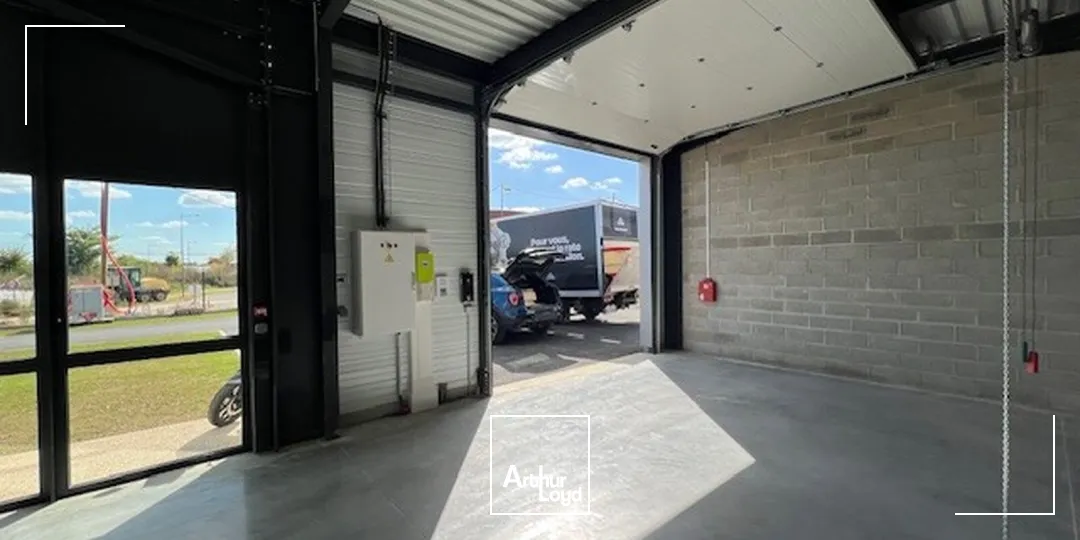 Locaux d'activité & Entrepôts - Location - VILLEBON SUR YVETTE - 91140 - 309-3804 - 7877071