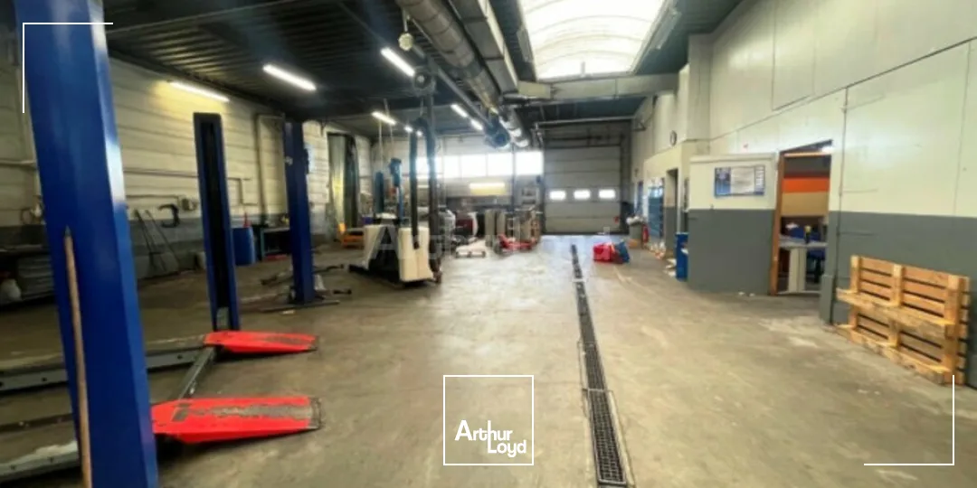 Locaux commerciaux - Location - HUNINGUE - 68330 - 938-938 - 7877392