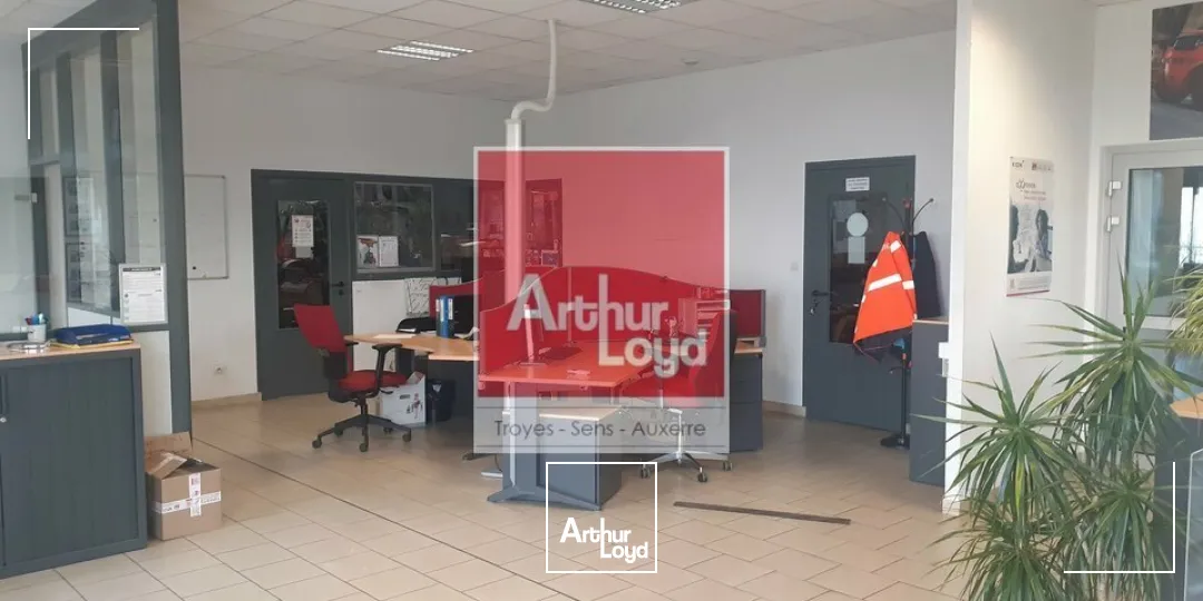 Locaux d'activité & Entrepôts - Location - LA CHAPELLE-SAINT-LUC - 10600 - 997-997 - 7878505