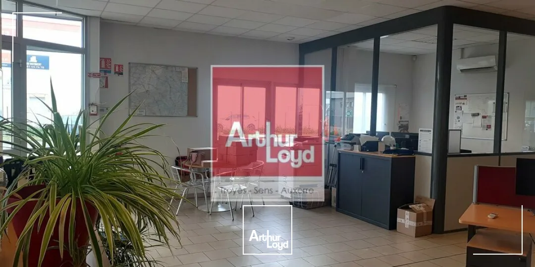 Locaux d'activité & Entrepôts - Location - LA CHAPELLE-SAINT-LUC - 10600 - 997-997 - 7878506