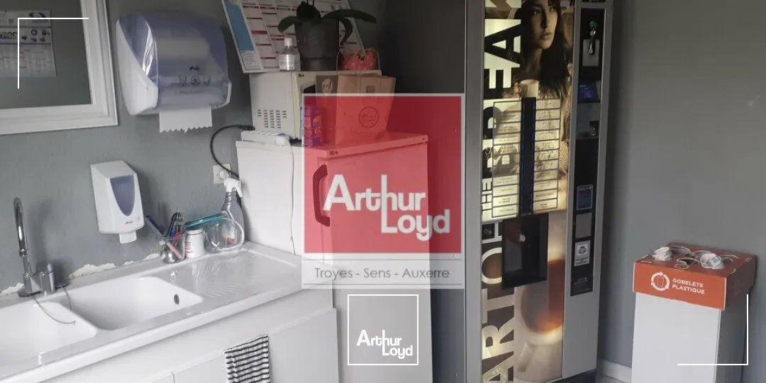 Locaux d'activité & Entrepôts - Location - LA CHAPELLE-SAINT-LUC - 10600 - 997-997 - 7878509