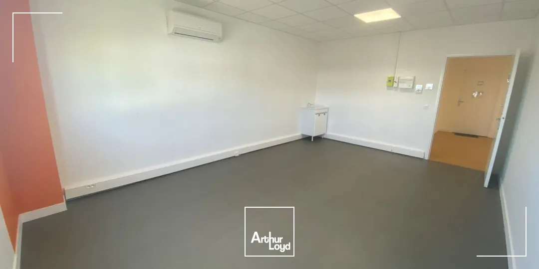 Bureaux - Location - ISTRES - 13800 - 21.42-69.98 - 7889176