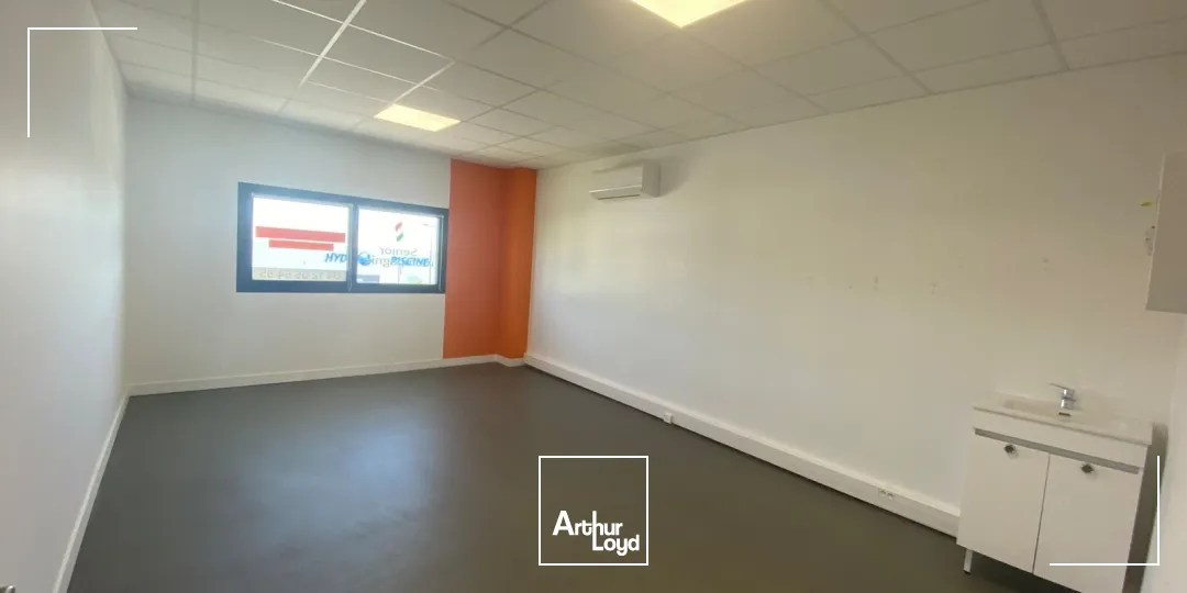 Bureaux - Location - ISTRES - 13800 - 21.42-69.98 - 7889178