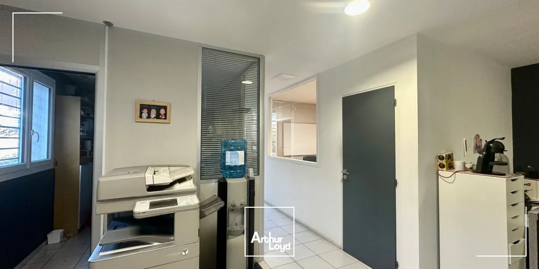 Locaux d'activité & Entrepôts - Location - VENELLES - 13770 - 120-120 - 7889279