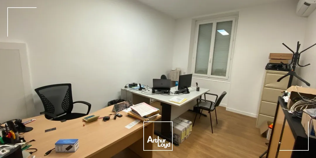 Bureaux - Location - SALON DE PROVENCE - 13300 - 74.82-221.37 - 7889336