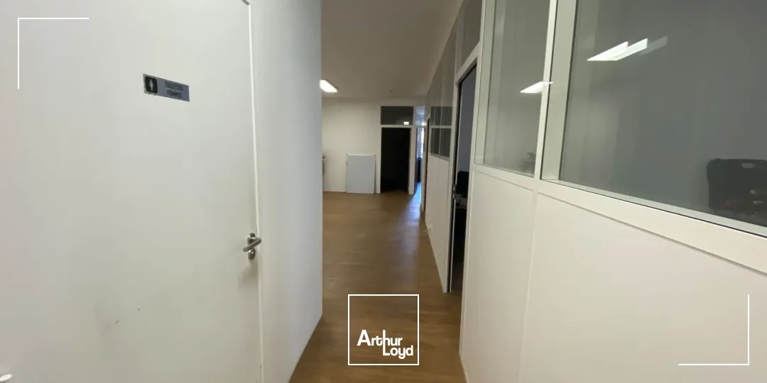 Bureaux - Location - SALON DE PROVENCE - 13300 - 74.82-221.37 - 7889337
