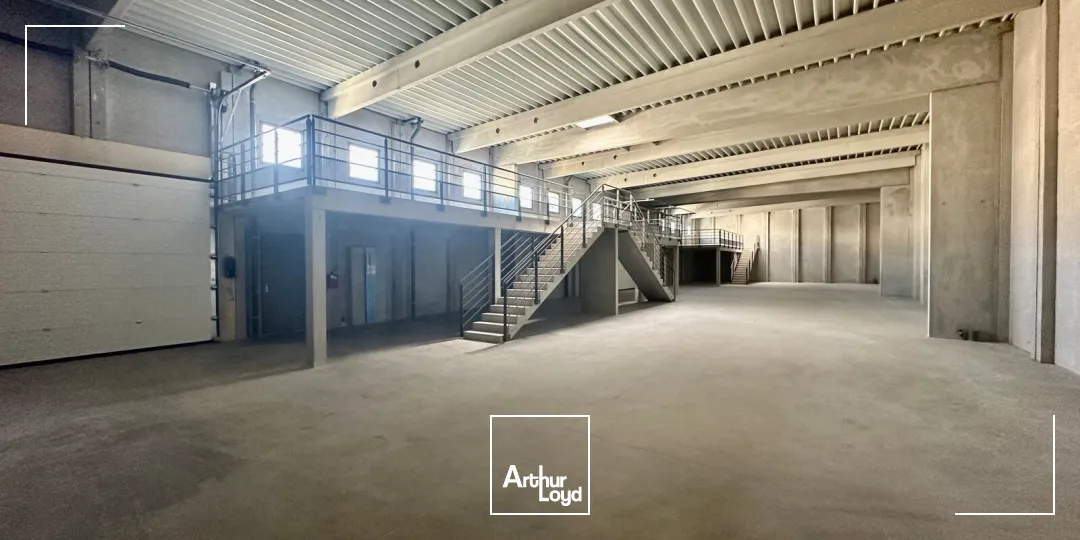 Locaux d'activité & Entrepôts - Location - LES PENNES MIRABEAU - 13170 - 199-606 - 7889348