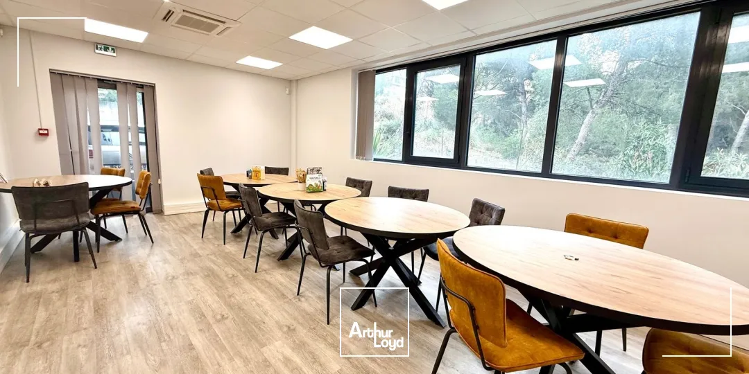 Bureaux - Location - VITROLLES - 13127 - 206.6-206.6 - 7889431