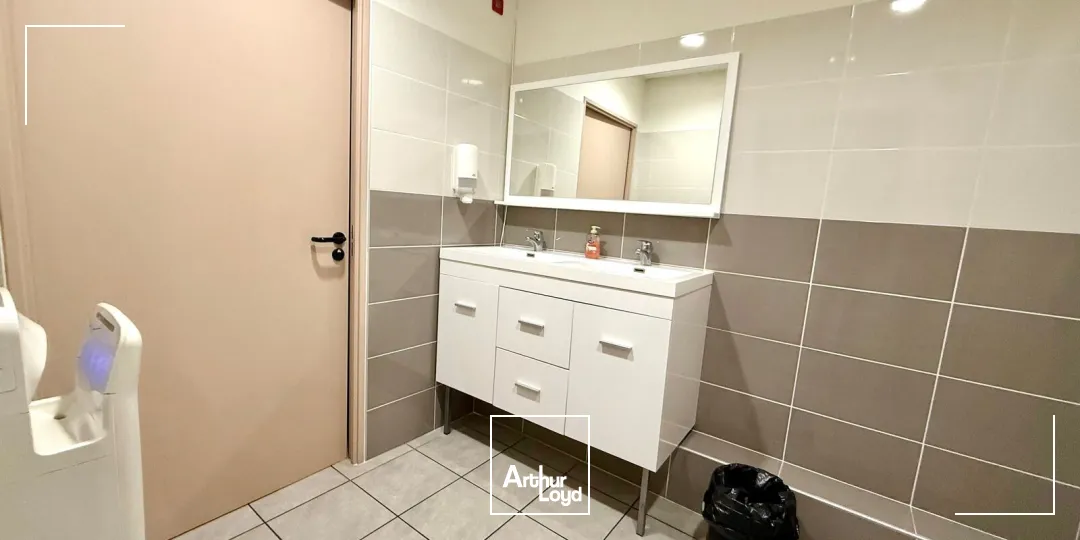 Bureaux - Location - VITROLLES - 13127 - 206.6-206.6 - 7889437
