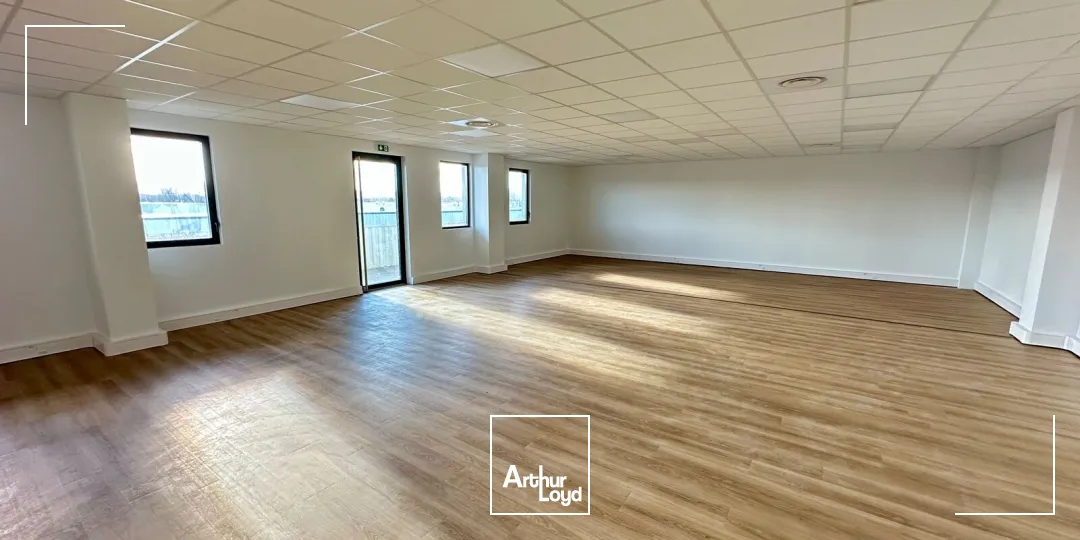 Bureaux - Location - PERTUIS - 84120 - 139.5-812.4 - 7889551
