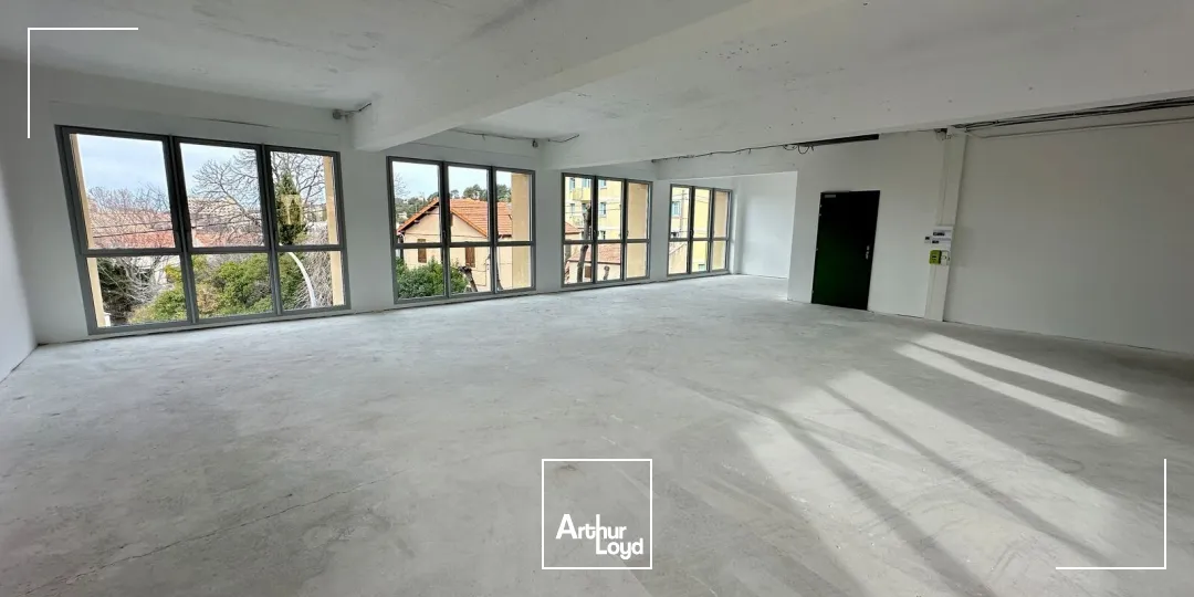 Bureaux - Location - AIX EN PROVENCE - 13100 - 102.23-251.53 - 7889576