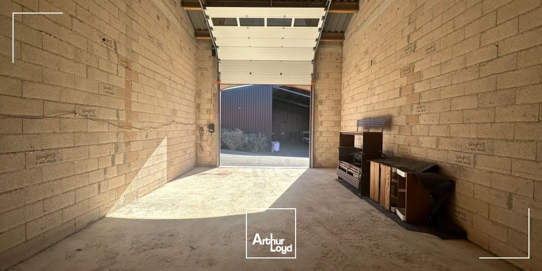 Locaux d'activité & Entrepôts - Location - TRETS - 13530 - 63-405 - 7889622