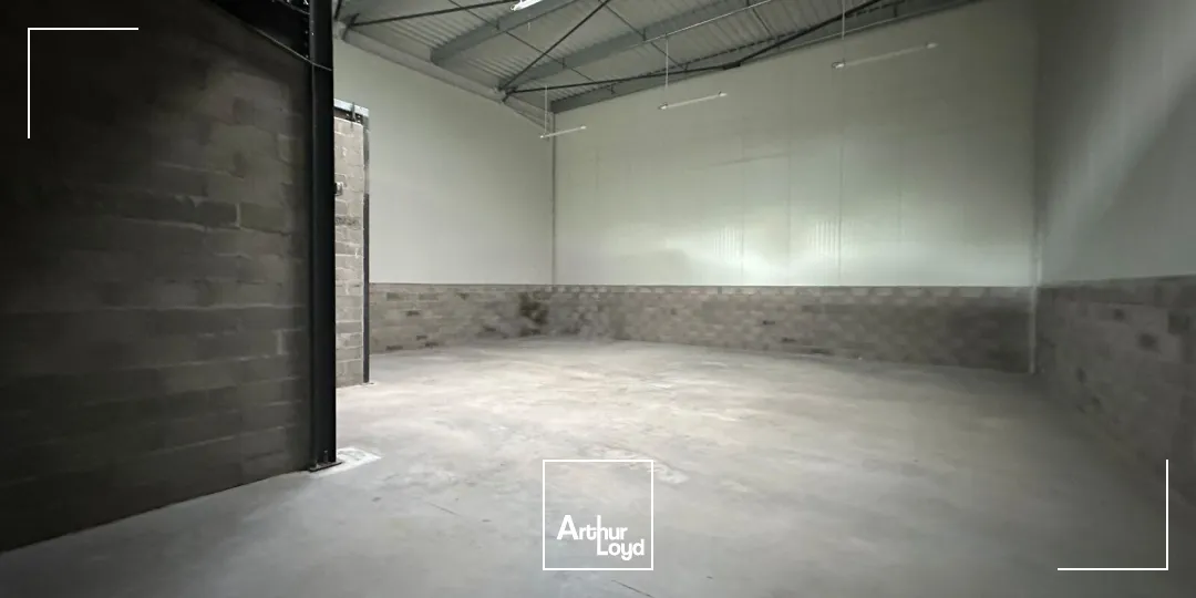 Locaux d'activité & Entrepôts - Location - BOUC BEL AIR - 13320 - 262.12-1052.48 - 7890025