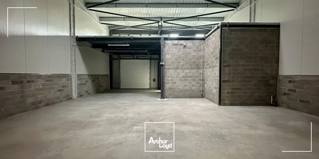 Locaux d'activité & Entrepôts - Location - BOUC BEL AIR - 13320 - 262.12-1052.48 - 7890027