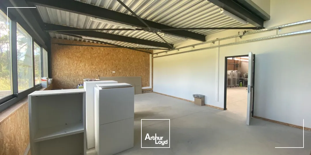 Locaux d'activité & Entrepôts - Location - SALON DE PROVENCE - 13300 - 766-766 - 7890045