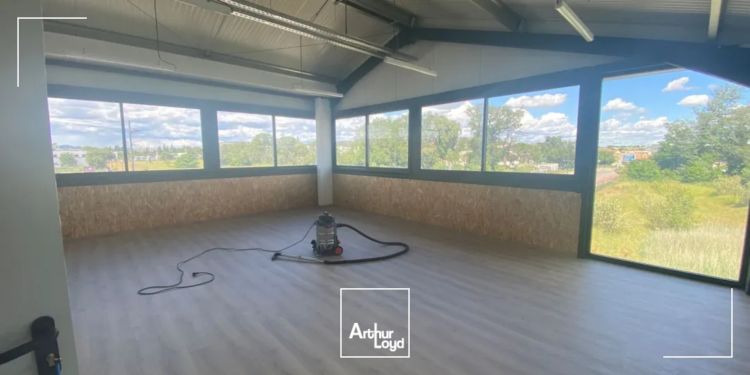 Locaux d'activité & Entrepôts - Location - SALON DE PROVENCE - 13300 - 766-766 - 7890048
