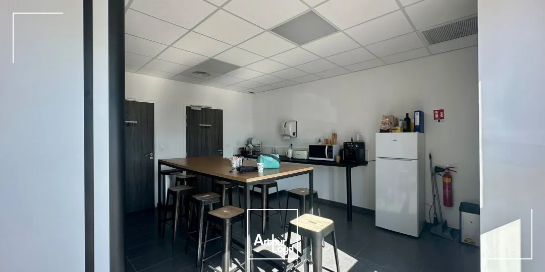 Locaux d'activité & Entrepôts - Location - GIGNAC LA NERTHE - 13180 - 606-606 - 7890316