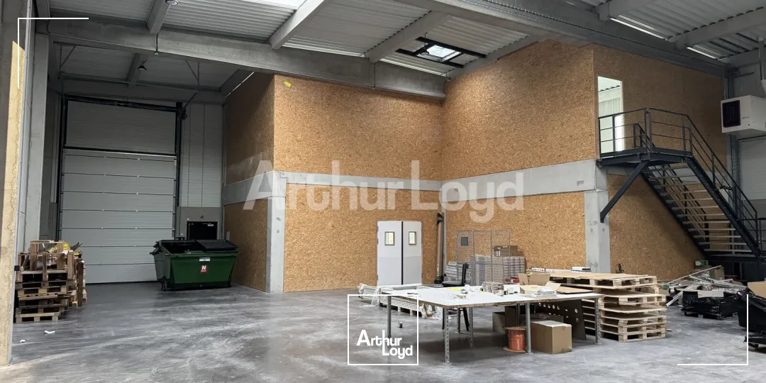 Locaux d'activité & Entrepôts - Location - AVELIN - 59710 - 537-1289 - 7892167