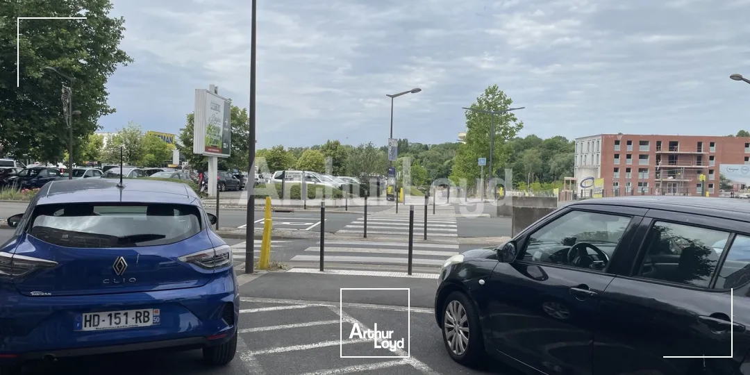 Locaux commerciaux - Location - MAUBEUGE - 59600 - 135-135 - 7892903