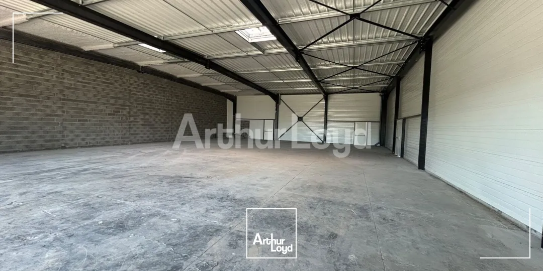 Locaux commerciaux - Location - LYS LEZ LANNOY - 59390 - 384-884 - 7894254