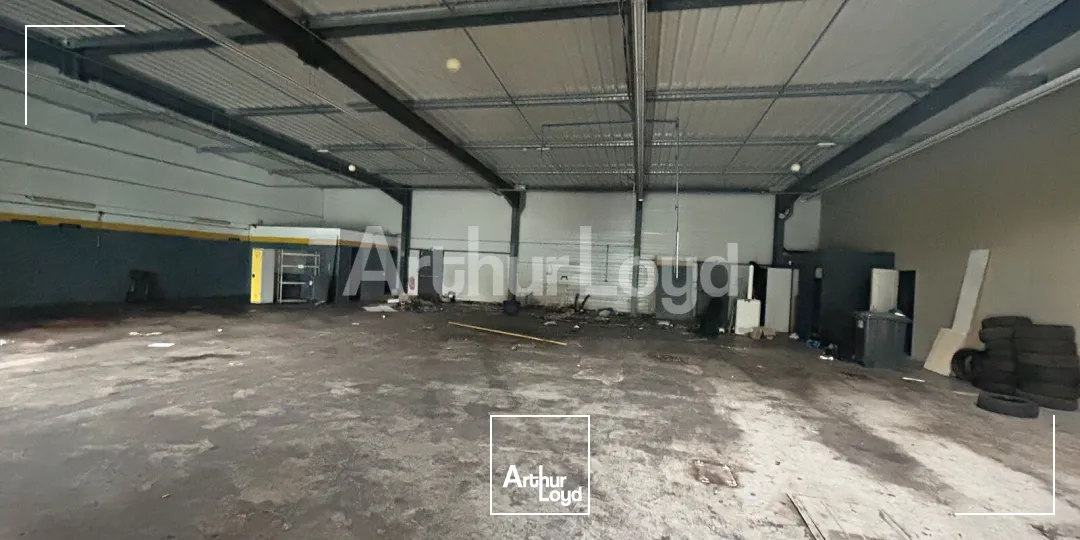 Locaux commerciaux - Location - LYS LEZ LANNOY - 59390 - 384-884 - 7894266
