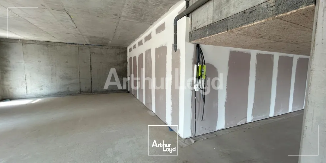 Locaux commerciaux - Location - LIEVIN - 62800 - 52.65-249.5 - 7894738