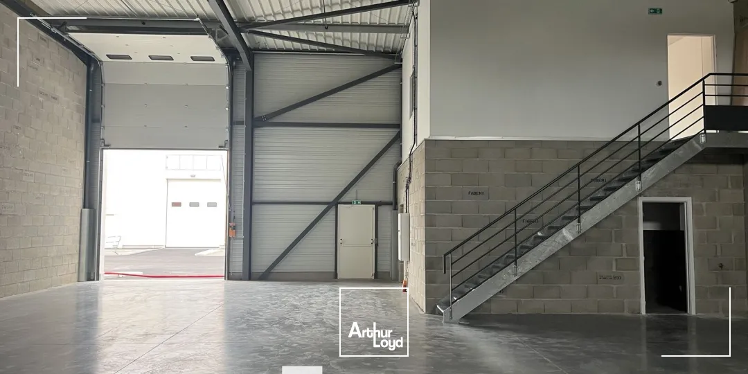 Locaux d'activité & Entrepôts - Location - CHASSIEU - 69680 - 120-1705 - 7895326