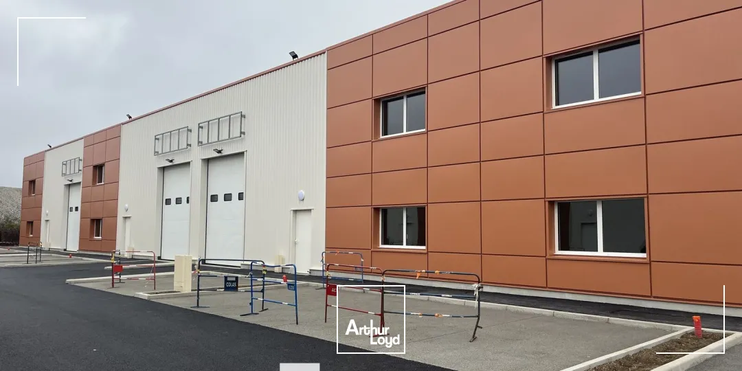 Locaux d'activité & Entrepôts - Location - CHASSIEU - 69680 - 120-1705 - 7895325