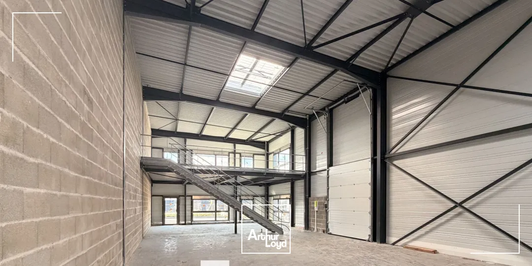 Locaux d'activité & Entrepôts - Location - DECINES CHARPIEU - 69150 - 143-2217 - 7895367