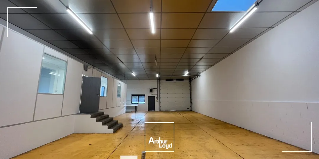 Locaux d'activité & Entrepôts - Location - VILLEURBANNE - 69100 - 300-300 - 7895372